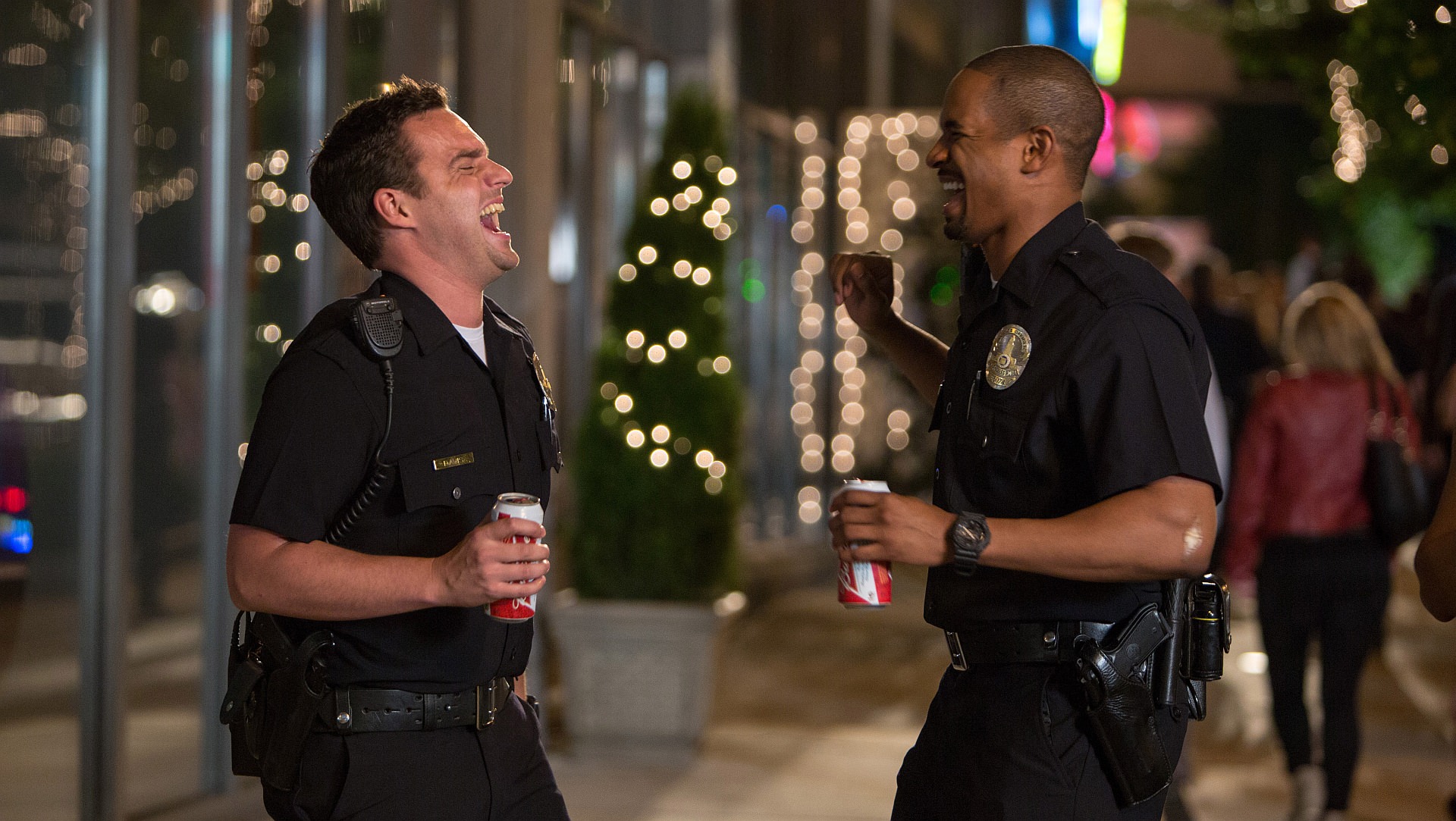 Kritik Let’s Be Cops Die Party